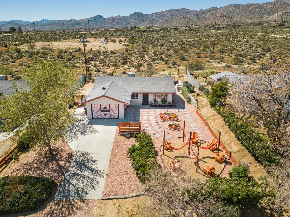 Hot Tub, Games, King Bed, Fire Pit, Bbq Grill, Minutes From National Park And Views Villa Joshua Tree Luaran gambar